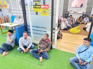 Media suaraRakyat.com gelar buka bersama semua rekan media di cafe belik pasuruan