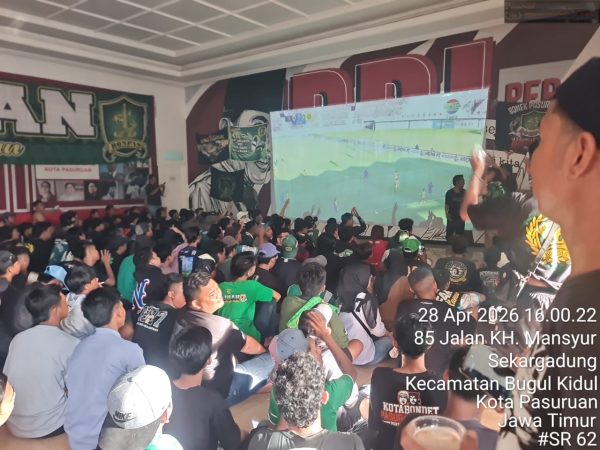 Nobar bersama masyarakat dan komunitas bonek pasuruan di DPC PDI perjuangan sangat meriah 