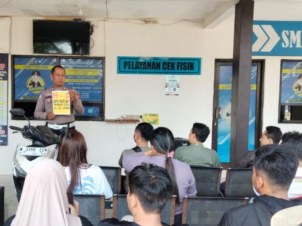 PETUGAS SAMSAT BANGIL SOSIALISASIKAN OPS PATUH SEMERU 2026