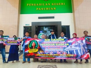 MEDIASI BELUM HASILKAN KESEPAKATAN, AHLI WARIS SAMPAIKAN ASPIRASI DI DEPAN PN KOTA PASURUN
